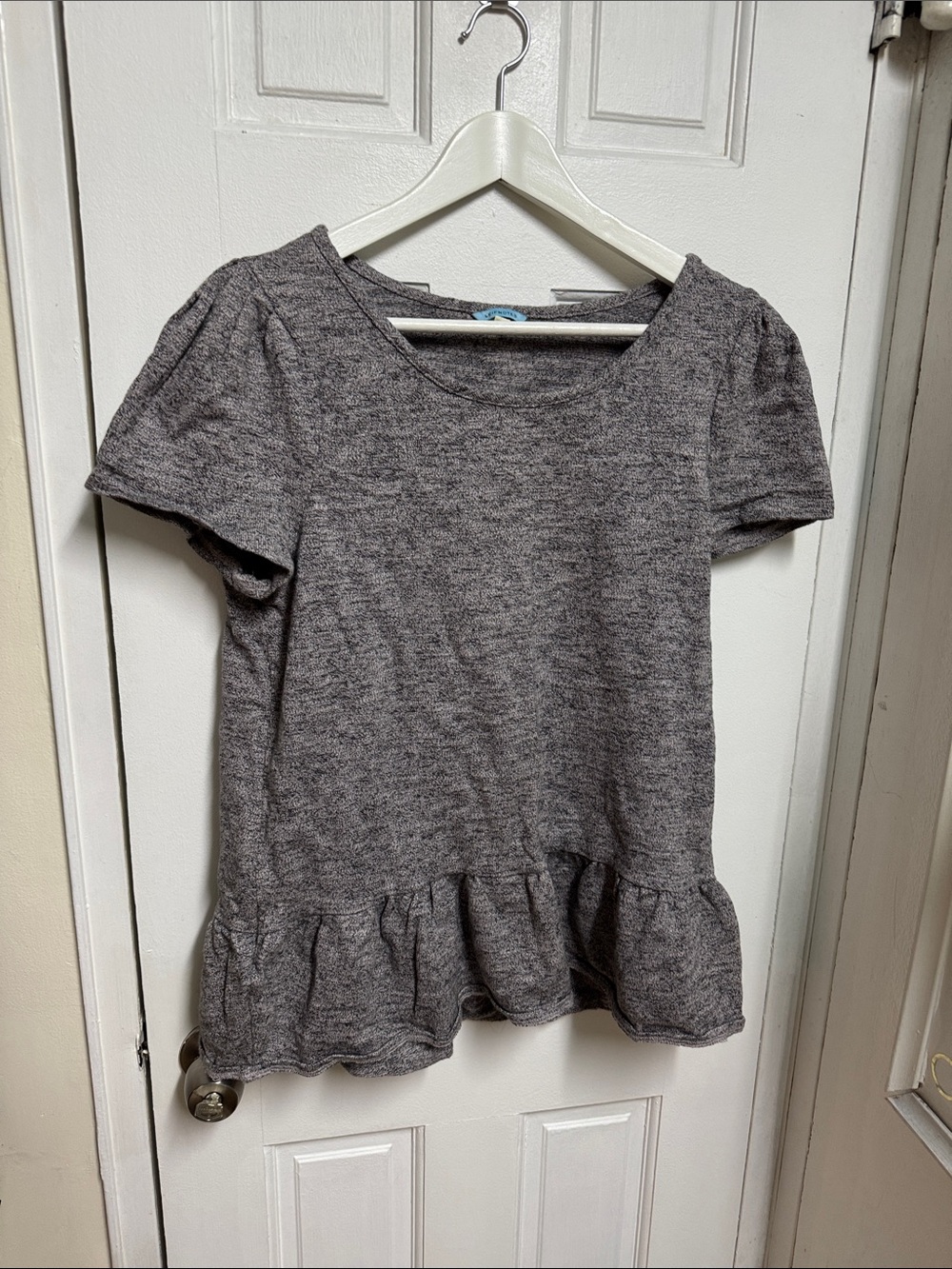 anthropology Heather Gray Ruffle Hem Short Sleeve Top size large